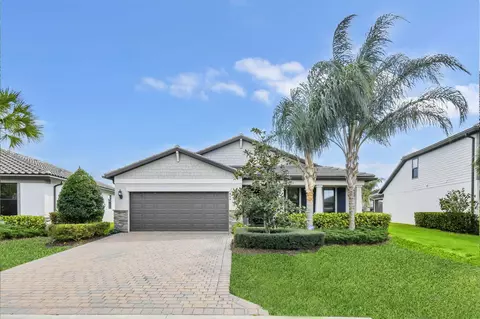 479 SE Vallarta Dr, Port Saint Lucie, FL 34984