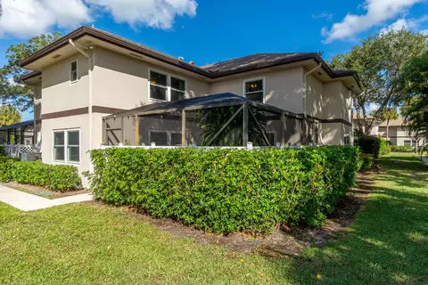 31 Clinton Ct #C, Royal Palm Beach, FL 33411