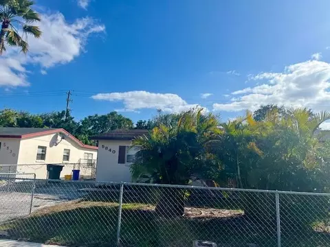 5840 S 38th Ct, Greenacres, FL 33463