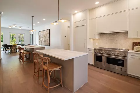 Kitchen - 6371 SW 87th Ter, Pinecrest, FL 33156 photo 1 of 3