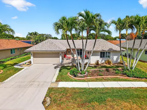 10265 Greentrail Dr N, Boynton Beach, FL 33436
