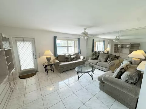 379 Saxony H, Delray Beach, FL 33446