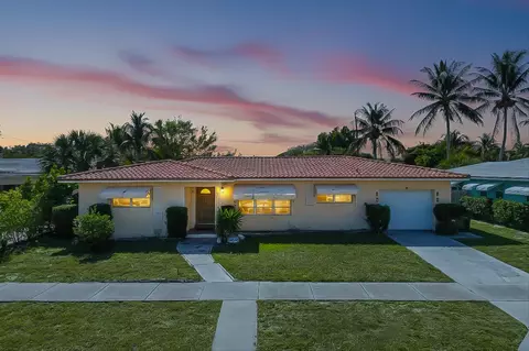 151 Duke Dr, Lake Worth Beach, FL 33460