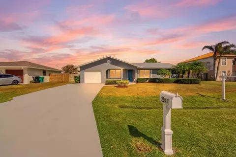 2041 SW Gemini Ln, Port Saint Lucie, FL 34984