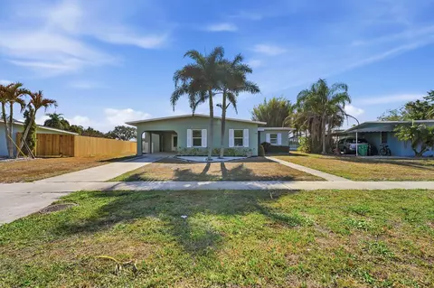 2817 SE Pocatello Rd, Port Saint Lucie, FL 34952
