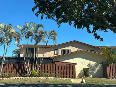 4310 S Landar Dr, Lake Worth, FL 33463
