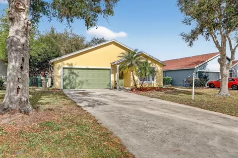 9042 SW Caprice Cir, Stuart, FL 34997