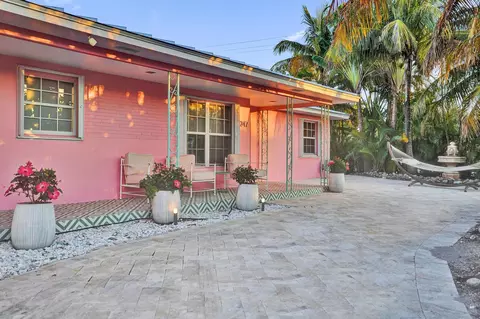 247 SE 3rd Ave, Delray Beach, FL 33483