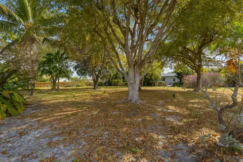 426 N 5th St, Lantana, FL 33462