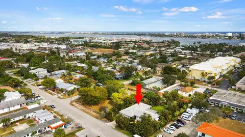 426 N 5th St, Lantana, FL 33462