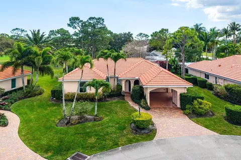2 Fairway Dr, Boynton Beach, FL 33436