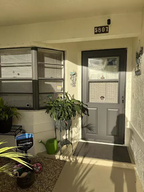 5807 Parkwalk Dr, Boynton Beach, FL 33472