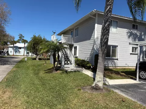 214 SE Village Dr, Port Saint Lucie, FL 34952