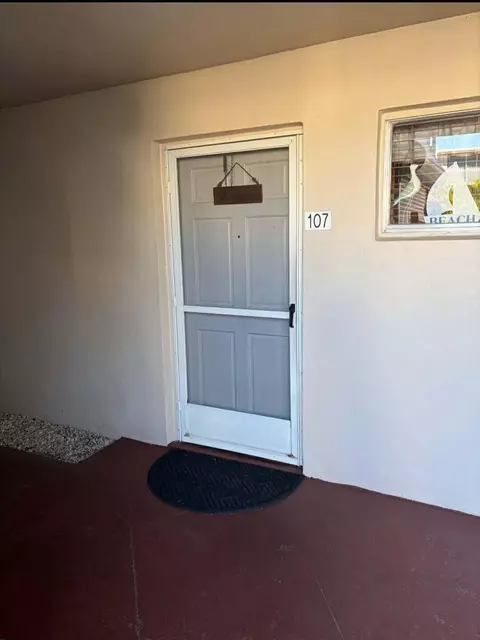 2770 S Garden Dr #107, Lake Worth Beach, FL 33461