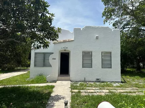 1046 30th Ct, West Palm Beach, FL 33407