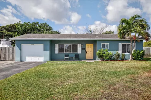 301 SE 3rd St, Deerfield Beach, FL 33441
