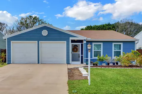 5103 Dalewood Ln, Lake Worth, FL 33467
