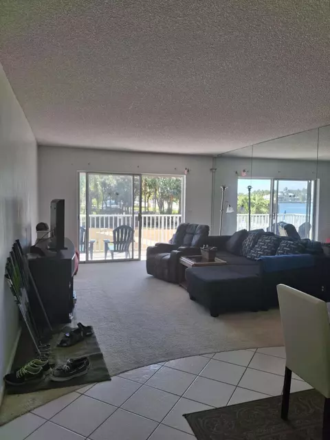311 E Ocean Ave #207, Lantana, FL 33462