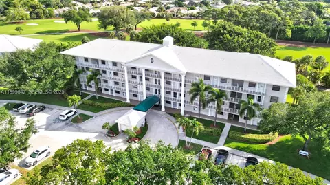 6073 Balboa Cir #204, Boca Raton, FL 33433