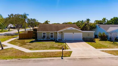 7791 Blairwood Cir N, Lake Worth, FL 33467