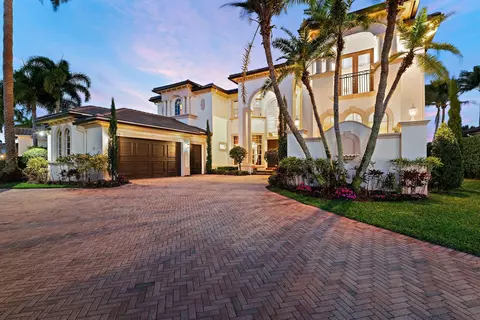 422 Savoie Dr, Palm Beach Gardens, FL 33410