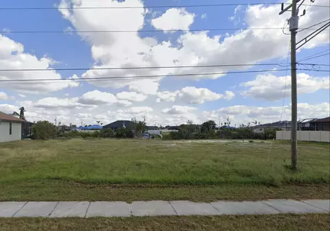 2513 Surfside Blvd, Cape Coral, FL 33914