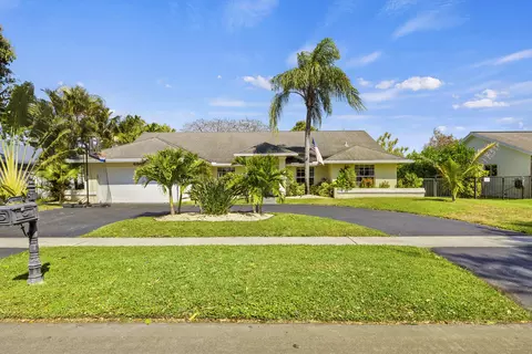 6861 SW 17th St, Plantation, FL 33317