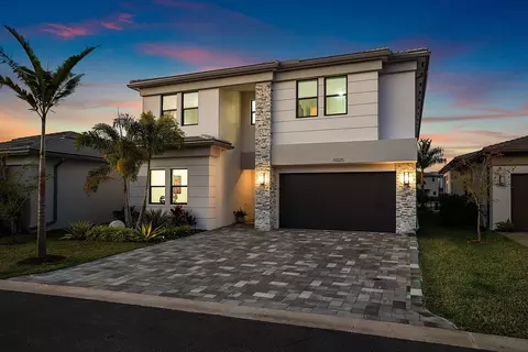 8325 Royal County Down Rd, Boca Raton, FL 33434