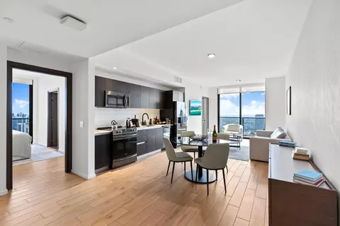 398 NE 5th St #4618, Miami, FL 33132