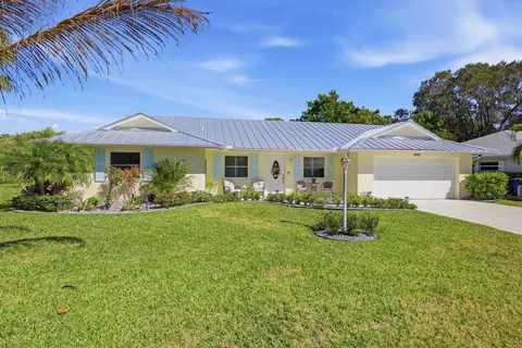 9461 SE Little Club Way N, Jupiter, FL 33469