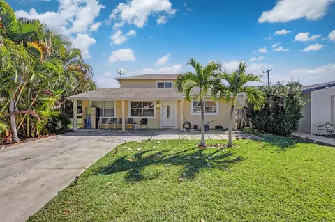 1400 Cardinal Ln, Lantana, FL 33462