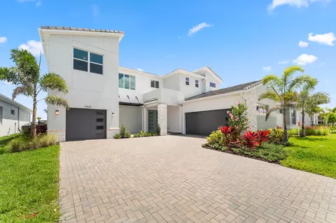 10601 SW Larocca Way, Port St Lucie, FL 34987