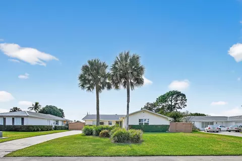 3790 Dogwood Ave, Palm Beach Gardens, FL 33410