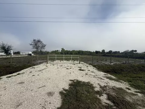 18935 NW 268th St, Okeechobee, FL 34972