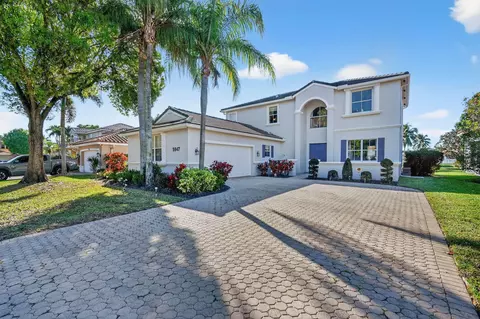 5947 Bay Hill Cir, Lake Worth, FL 33463