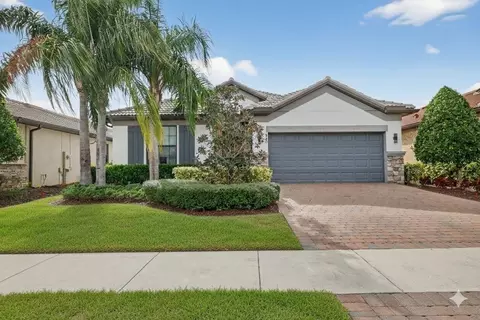 540 SE Monet Dr, Port Saint Lucie, FL 34984