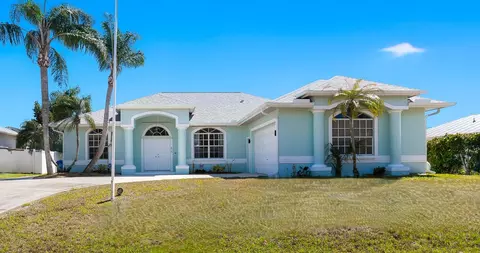 419 Ponoka St, Sebastian, FL 32958