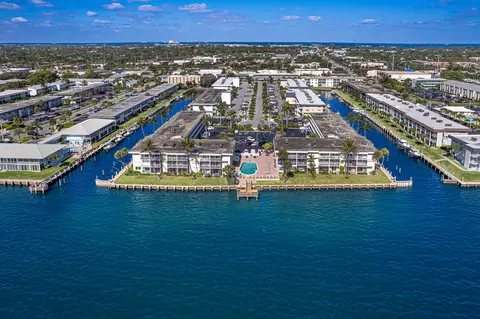 101 Doolen Ct #207, North Palm Beach, FL 33408