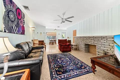 411 N Lakeside Dr, Lake Worth Beach, FL 33460