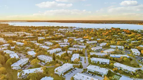 View/Area - 2929 SE Ocean Blvd #112-2, Stuart, FL 34996 photo 7 of 11