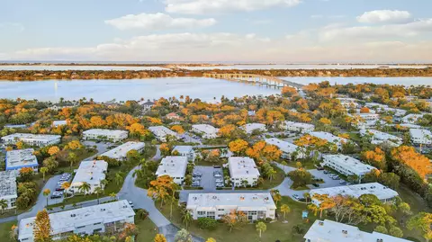 View/Area - 2929 SE Ocean Blvd #112-2, Stuart, FL 34996 photo 10 of 11