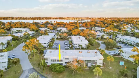 View/Area - 2929 SE Ocean Blvd #112-2, Stuart, FL 34996 photo 5 of 11