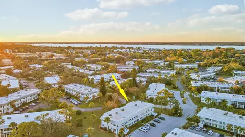 View/Area - 2929 SE Ocean Blvd #112-2, Stuart, FL 34996 photo 8 of 11