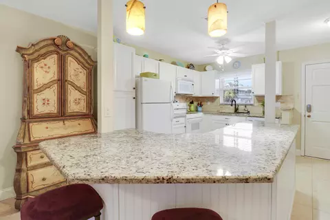 Kitchen - 2929 SE Ocean Blvd #112-2, Stuart, FL 34996 photo 3 of 7