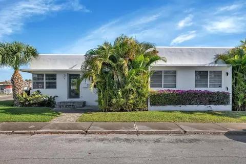 902 N J, Lake Worth Beach, FL 33460