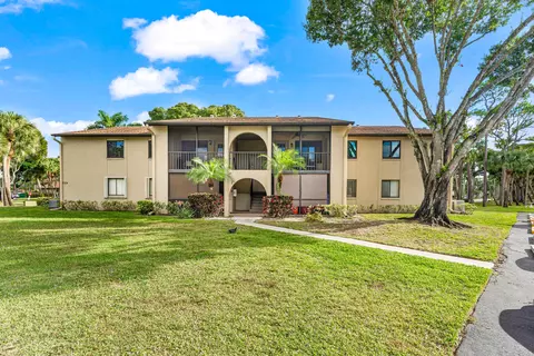 508 Shady Pine Way #D2, Greenacres, FL 33415