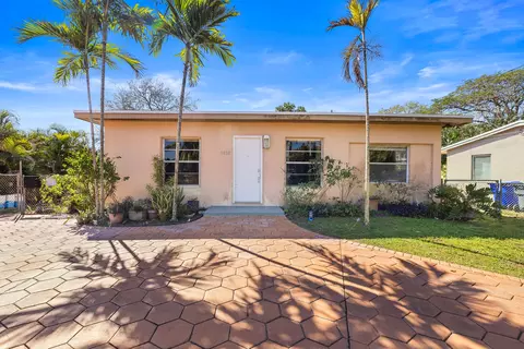 5838 Harding St, Hollywood, FL 33021