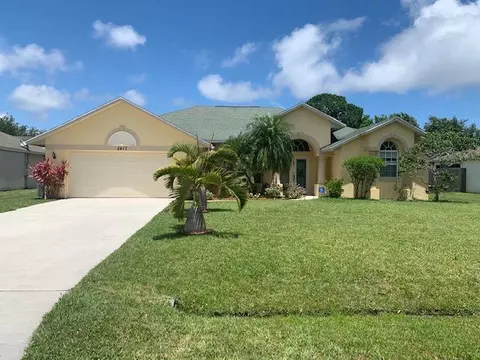 2417 SE Dogwood Ave, Port Saint Lucie, FL 34952