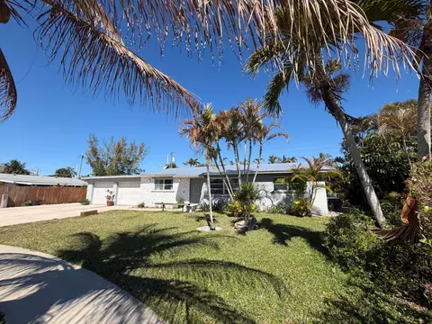 5969 Pine Ct, West Palm Beach, FL 33415