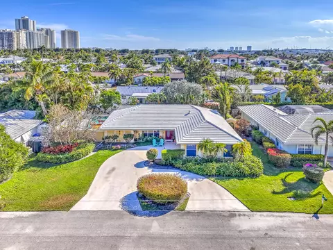 1191 Emerald Dr, Singer Island, FL 33404